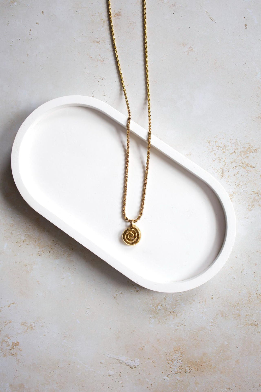 18K Gold Plated Shell Pendant Necklace, Rope Chain