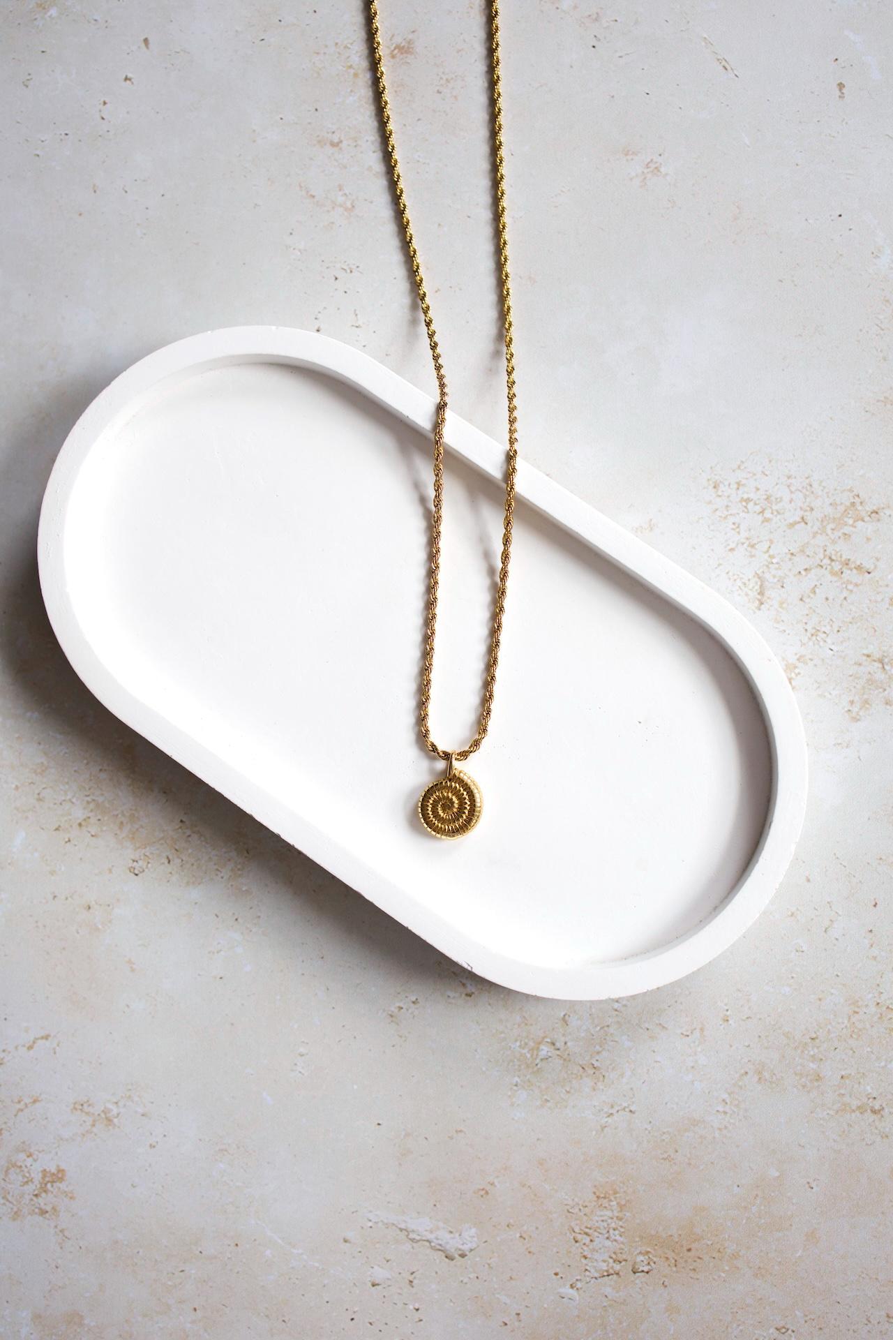 18K Gold Plated Shell Pendant Necklace, Rope Chain