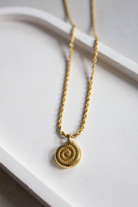 18K Gold Plated Shell Pendant Necklace, Rope Chain