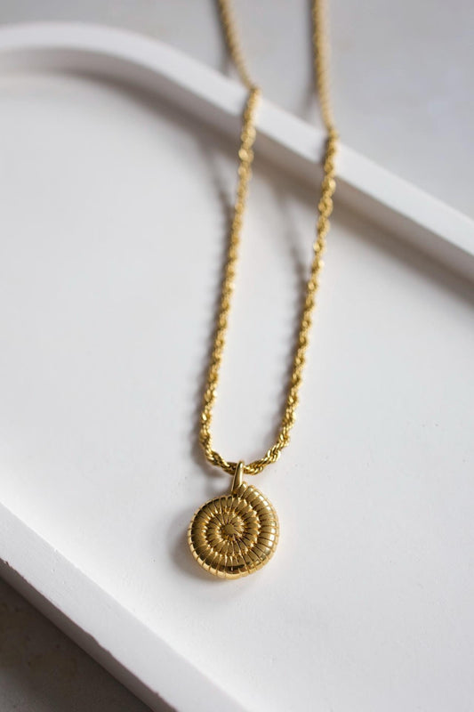 18K Gold Plated Shell Pendant Necklace, Rope Chain